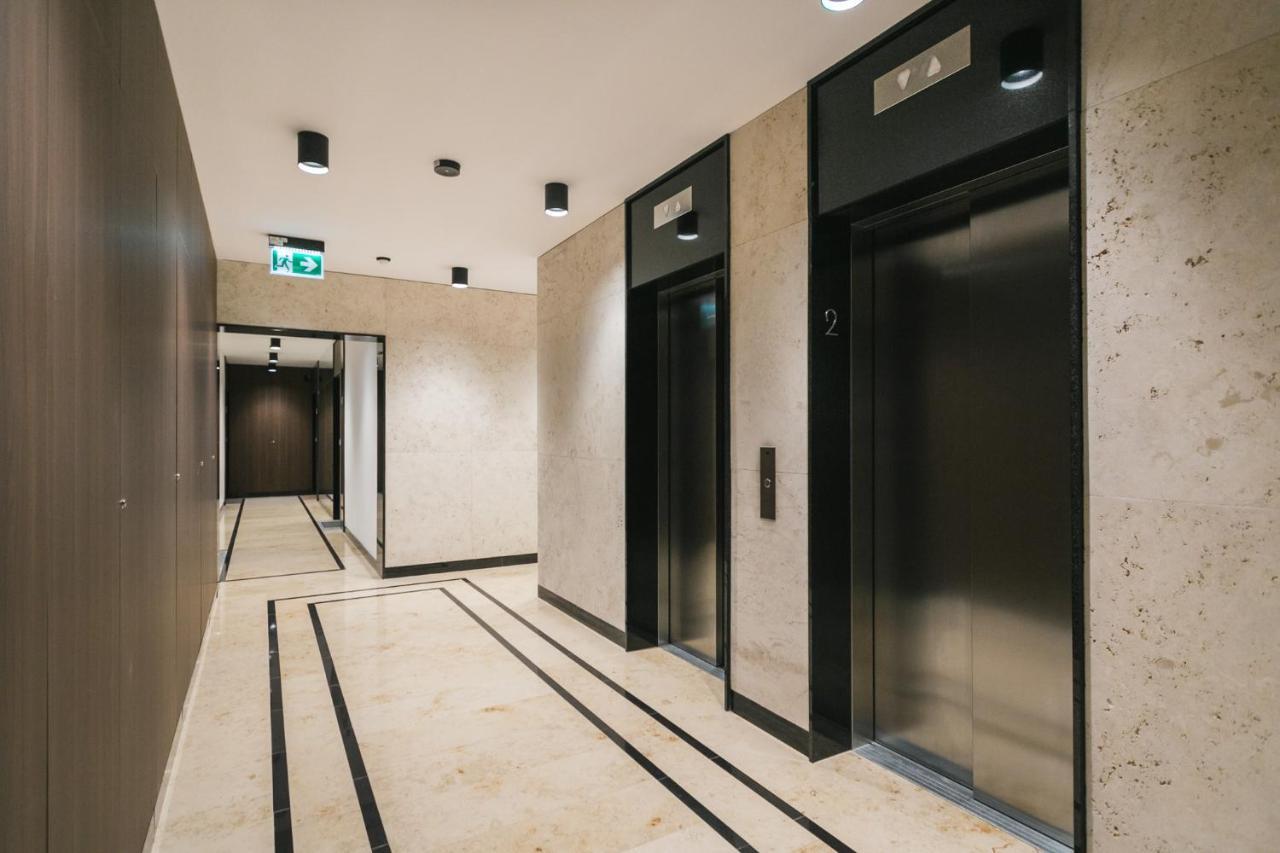 Apartament Mennica Residence - Chic Apartments Varşovia Exterior foto
